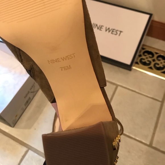 Nine West suede booties - Picture 2 of 6